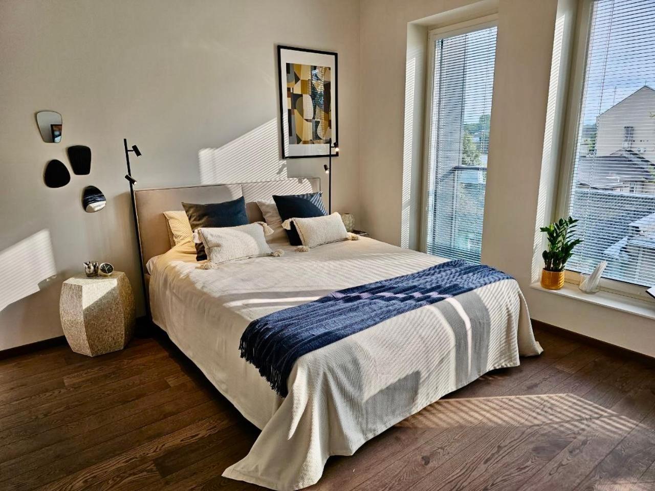 Elegance Apartment - City Centre Free Parking Талин Екстериор снимка