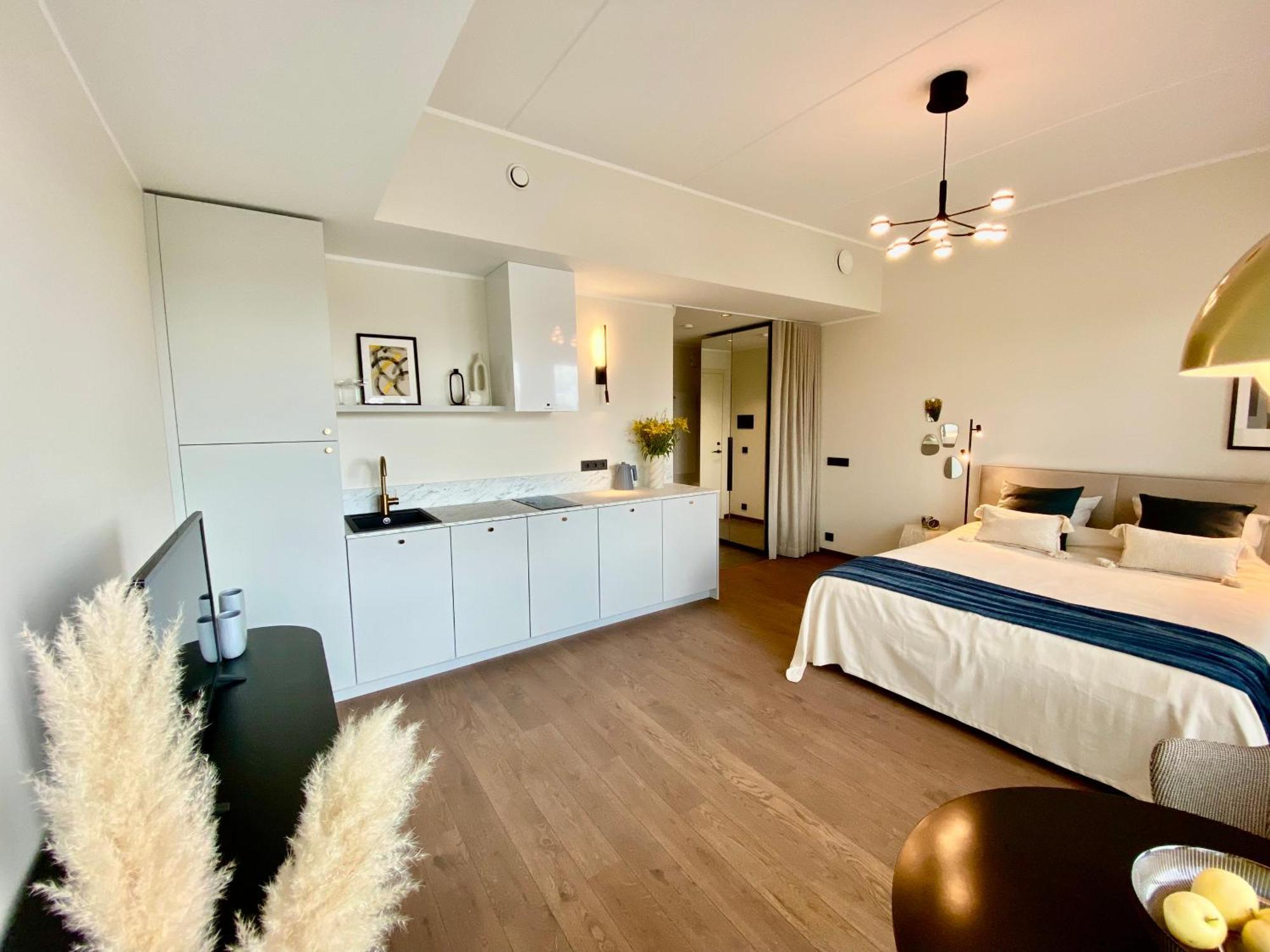 Elegance Apartment - City Centre Free Parking Талин Екстериор снимка